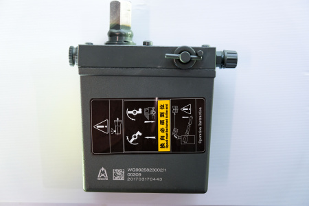 Насос подъёма кабины HOWO A7 тягач