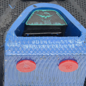 Подушка двигателя перед нового образца L SHACMAN X3000 QINYAN DZ95259590115 (2)