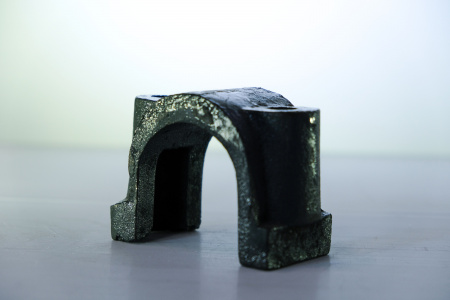 Скоба крепления переднего стабилизатора HOWO